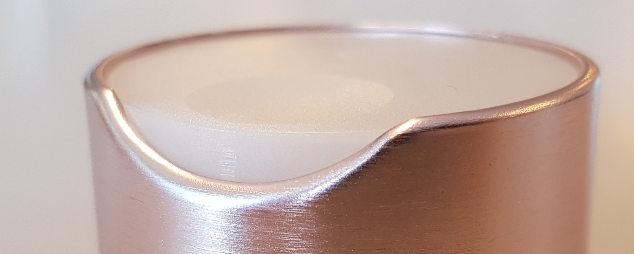 PI0089 | KHV109703-MON – Alu huls op disc-top geplaatst RI00069 op OP00026